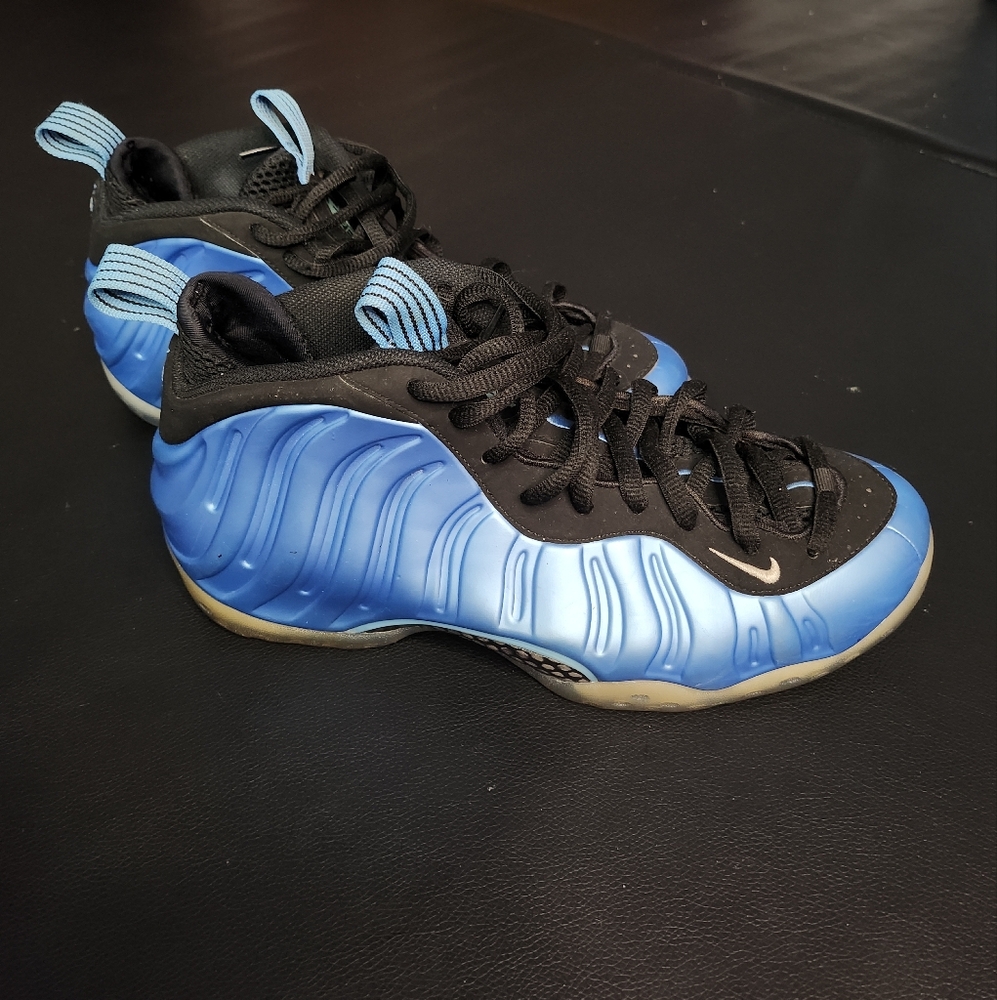 Nike Foamposite Pro Black and Blue Sneakers Men's 9.5